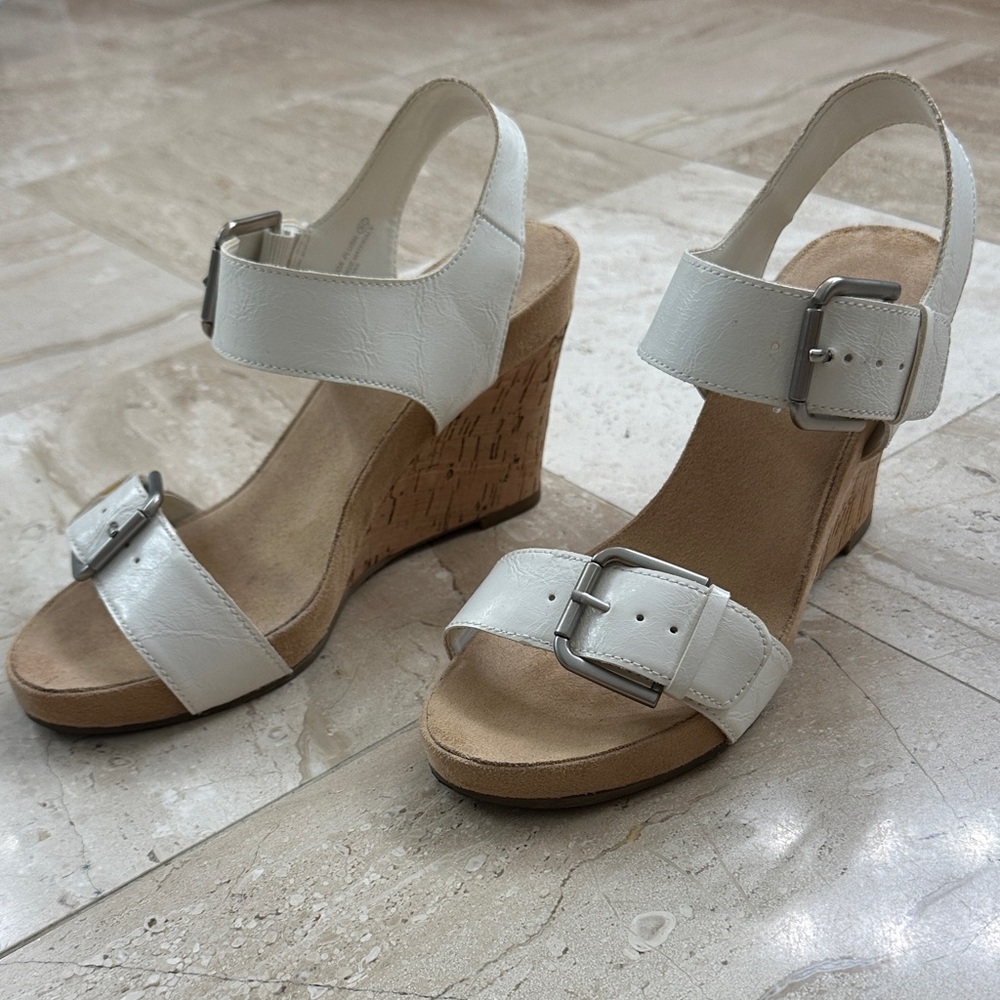 Aerosoles White Wedge Sandals with Cork Heels - Picture 1 of 8
